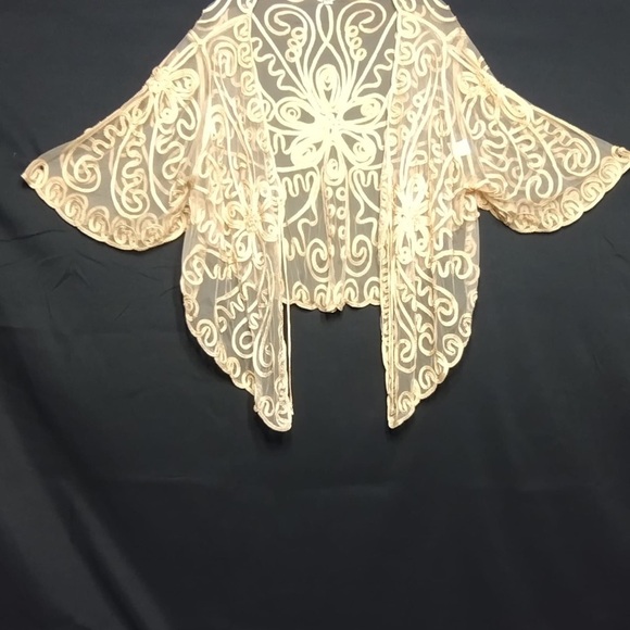 Pretty angel Elegant Beige Embroidered Women Top OS pre owned good condition - Picture 4 of 6